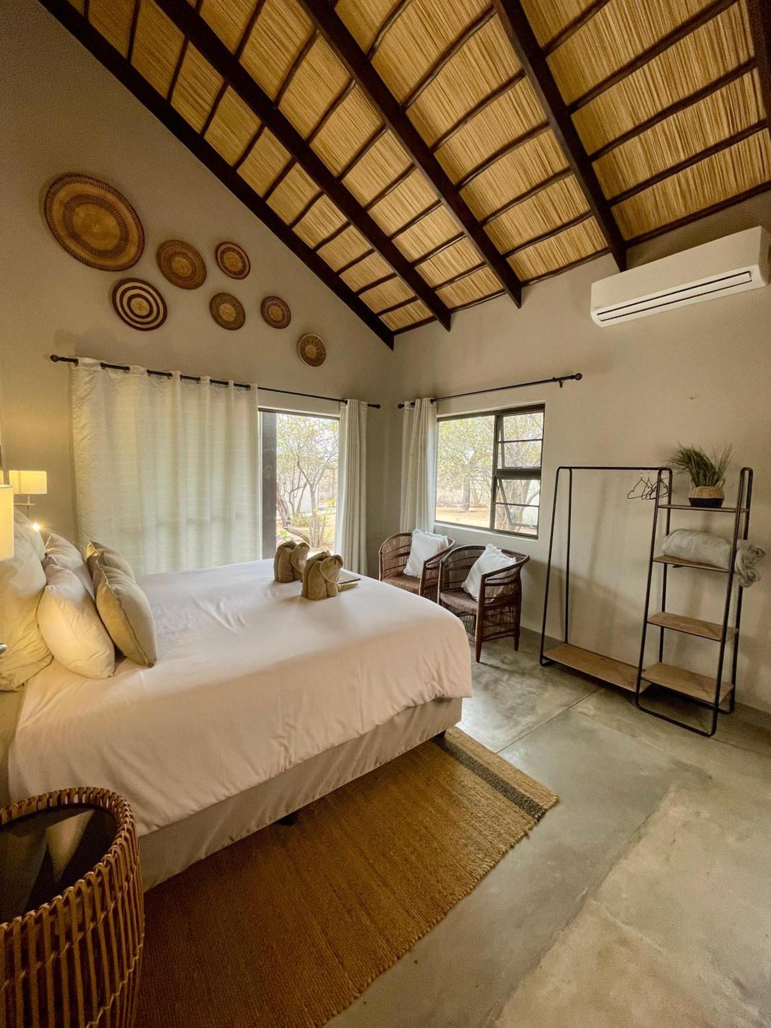 THE BAOBAB BUSH LODGE, no self catering, tv in lapa Hoedspruit Exterior foto