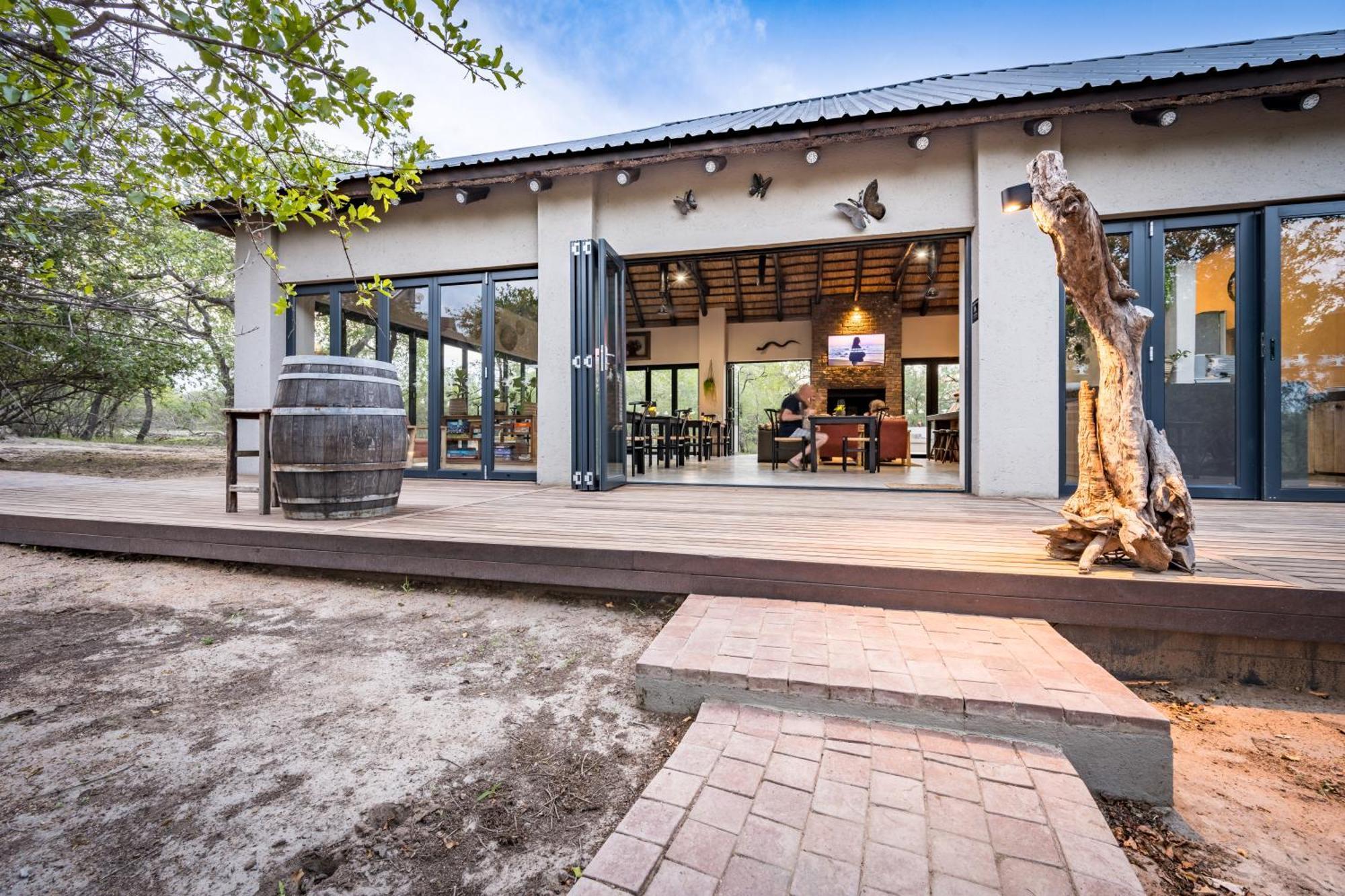 THE BAOBAB BUSH LODGE, no self catering, tv in lapa Hoedspruit Exterior foto